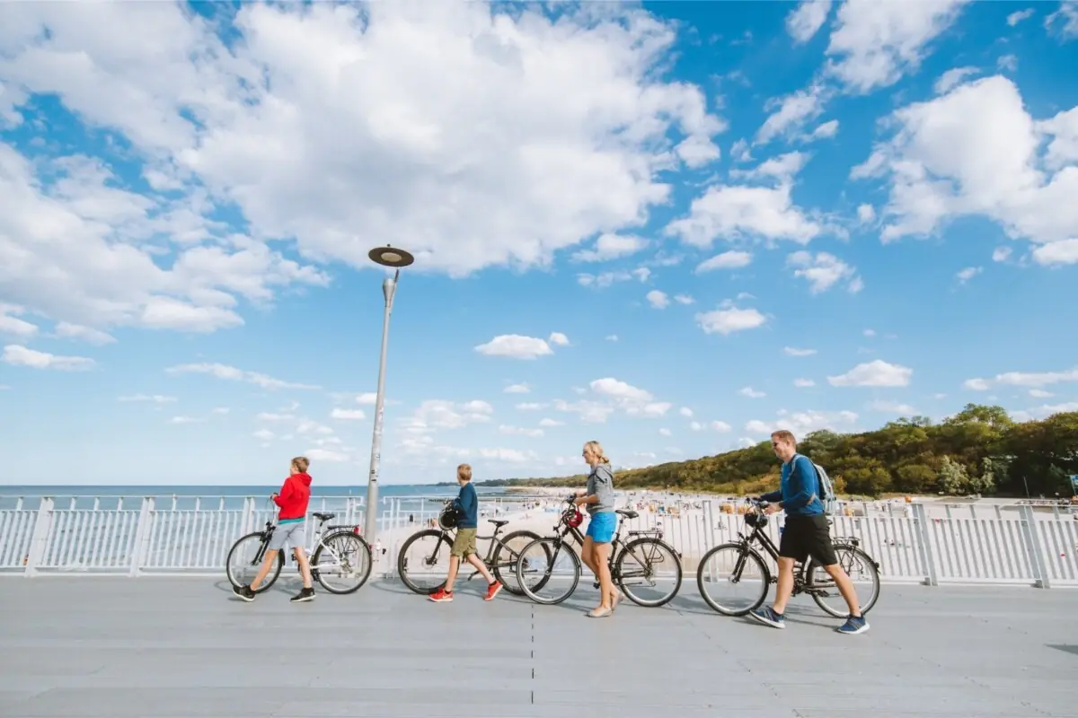 Sommerstemning i Kołobrzeg ved Østersøen