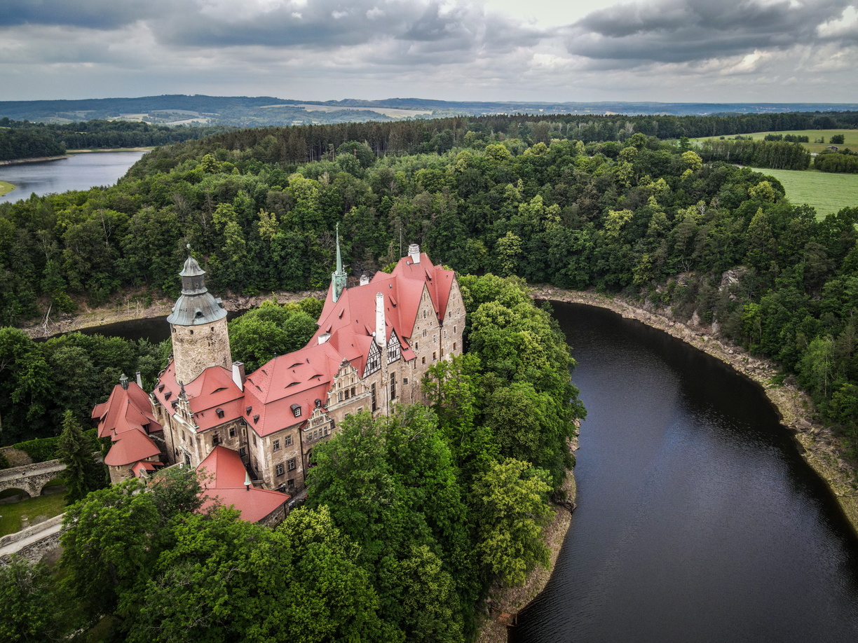 De mest hjemsøgte slotte og paladser i Polen – perfekt til en Halloween-ferie 