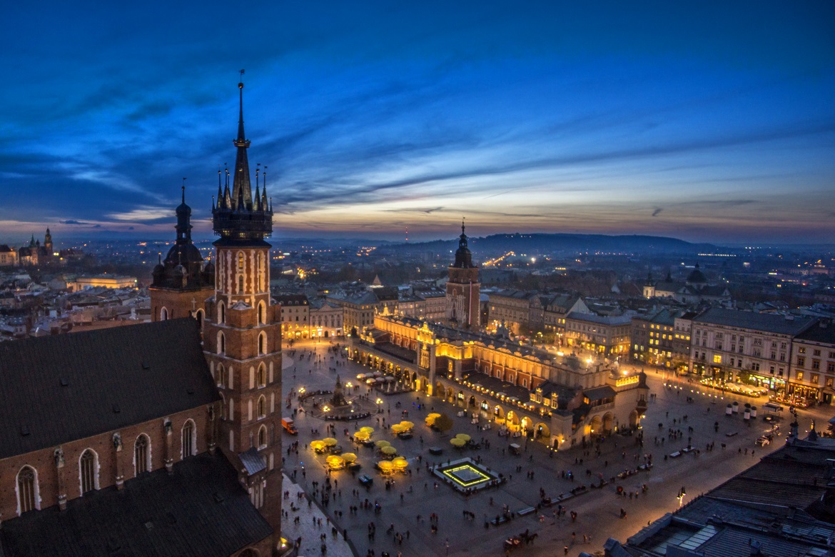 Markedspladsen ved aftenstid