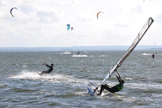 Windsurfing540_360.jpg