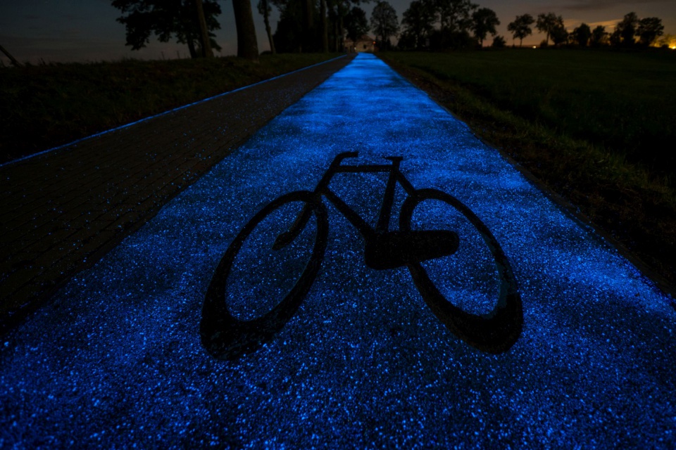 lichtgevende fietsroute bij Lidzbark 