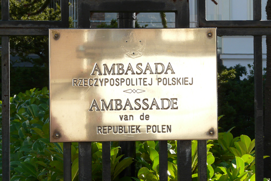 Consulaten en ambassades PL en NL