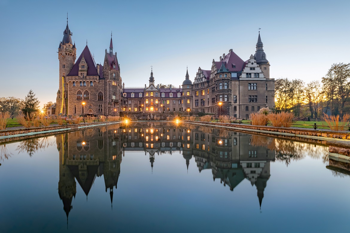 AdobeStock_446218950_Moszna.jpeg