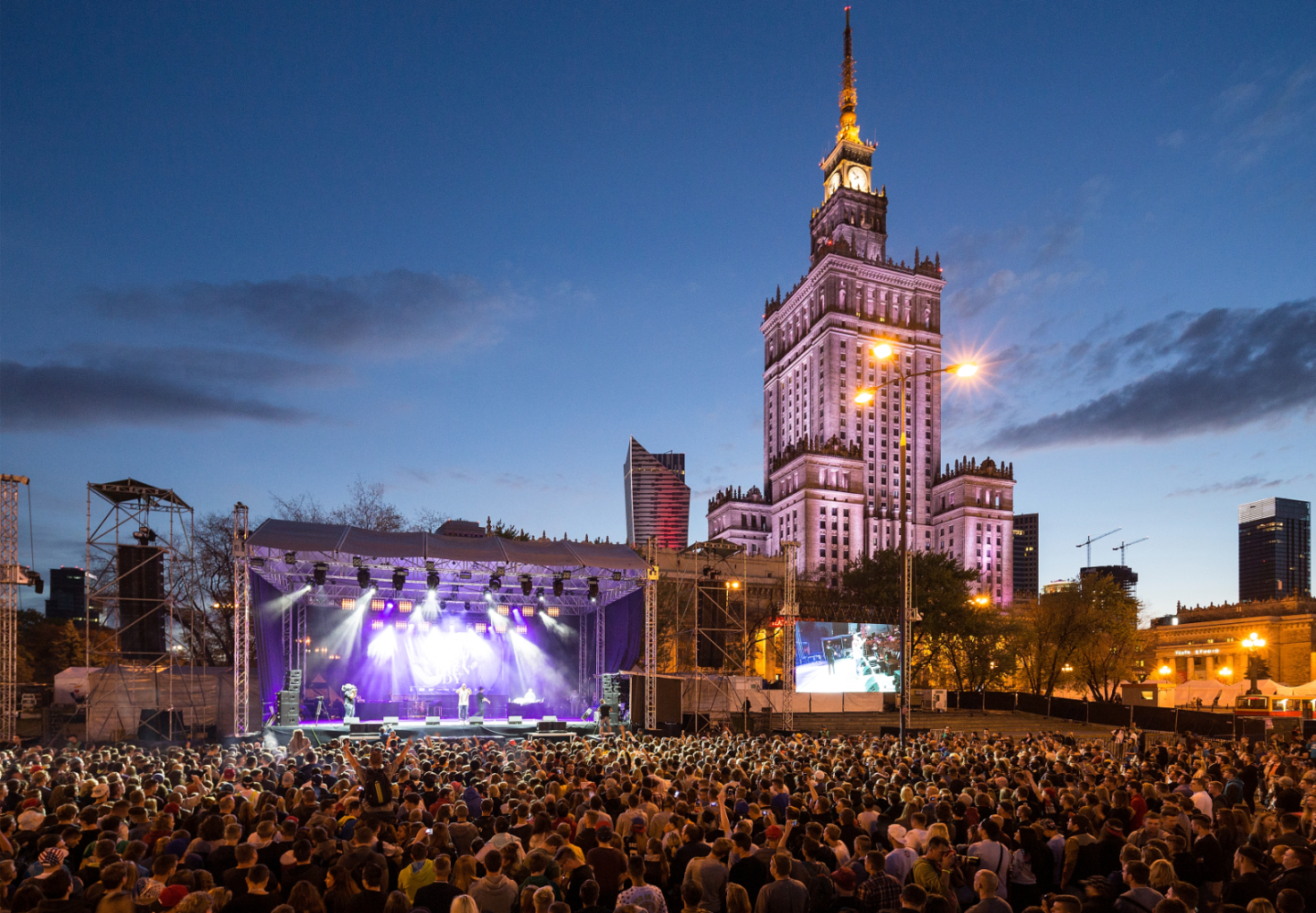 Konsert foran Kultur- og vitenskapspalasset i Warszawa