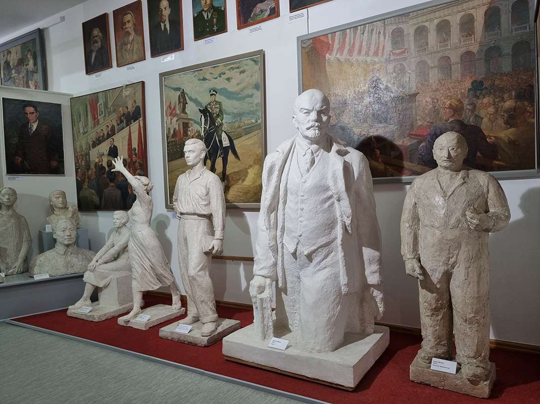 Socialist Realism Art Gallery