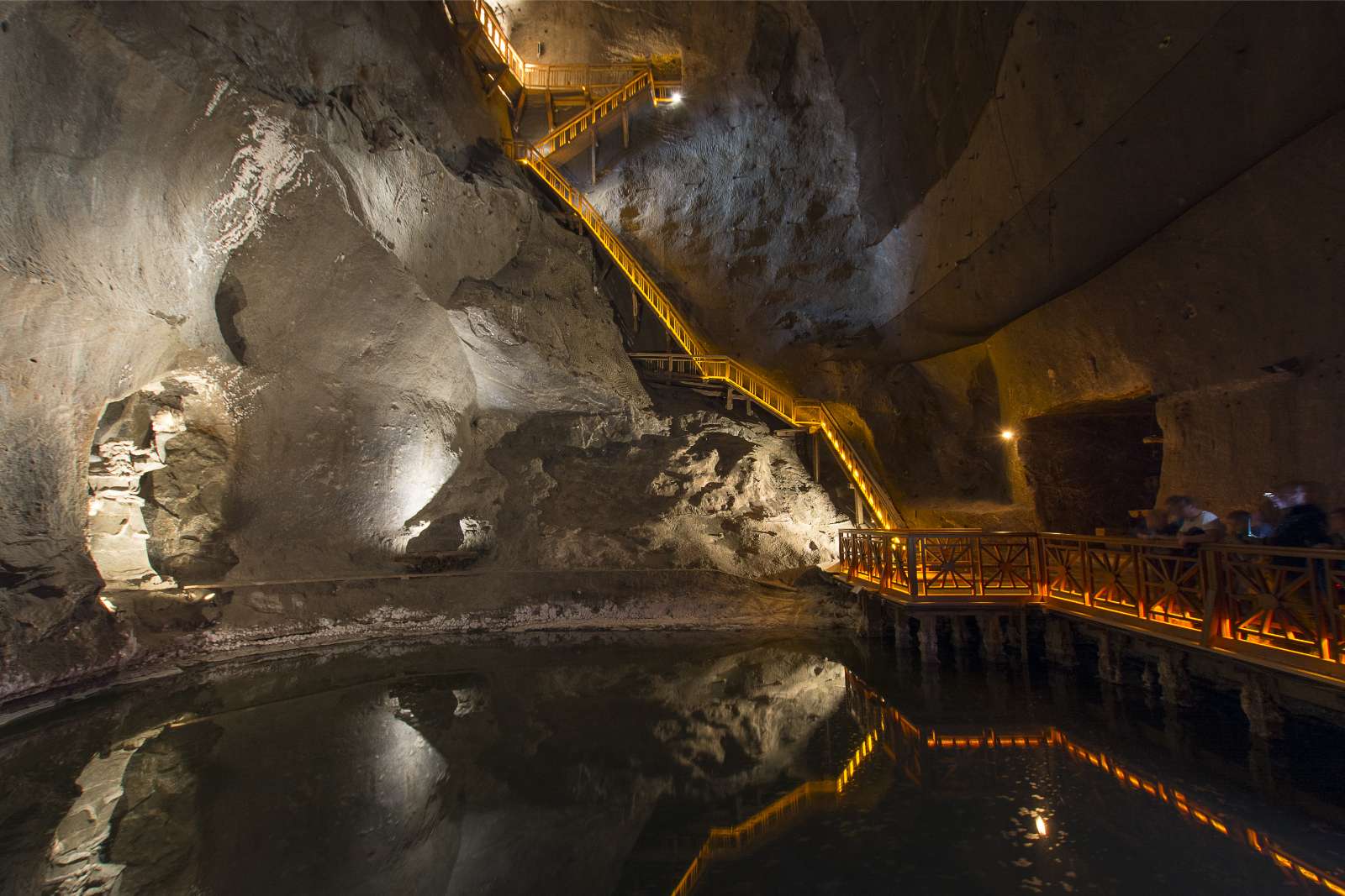 Underjordisk saltsjö i Wieliczka